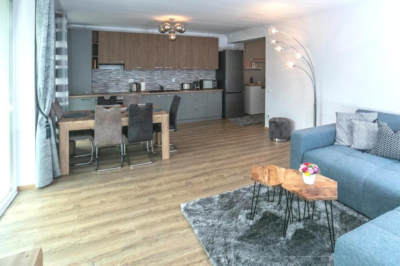 Appartement Apartament Luxury Miruna à Rîşnov Extérieur photo