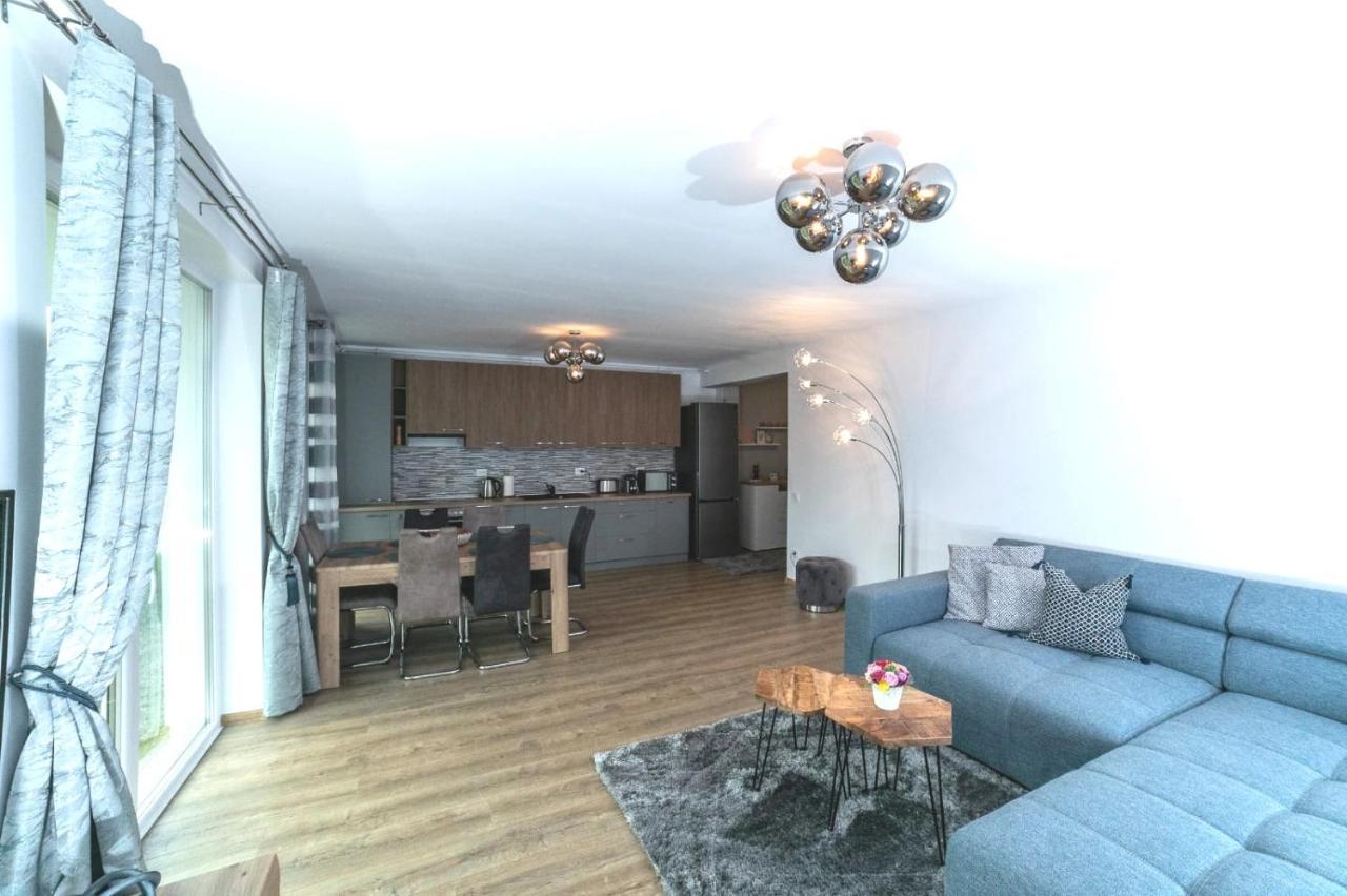 Appartement Apartament Luxury Miruna à Rîşnov Extérieur photo