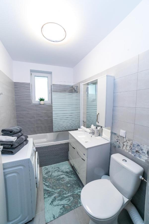 Appartement Apartament Luxury Miruna à Rîşnov Extérieur photo